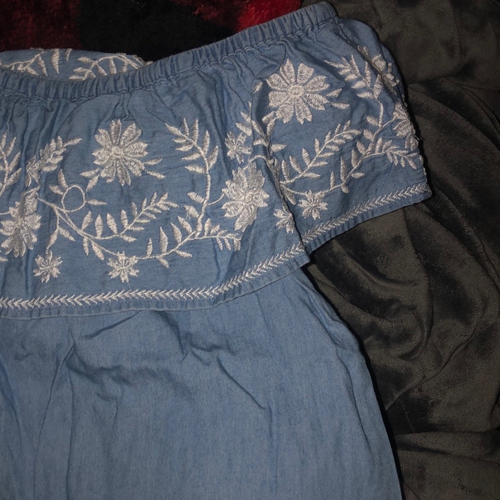 Off the shoulder floral shirt. Size S